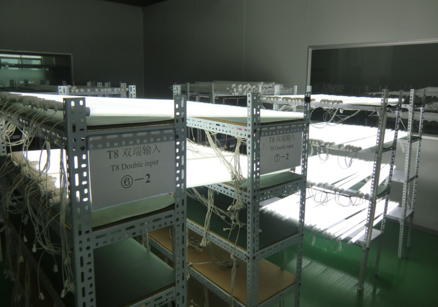 T8 tube light aging test T8 tube light aging test